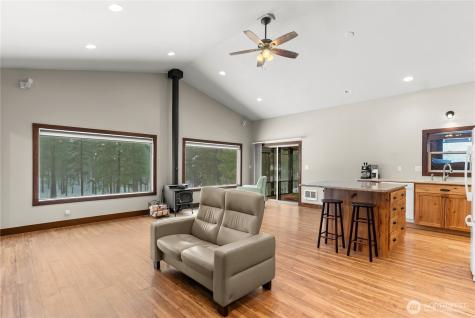 21 Twin Lakes Drive Winthrop WA 98862