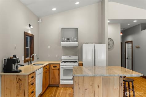 21 Twin Lakes Drive Winthrop WA 98862