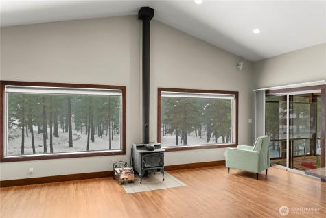 21 Twin Lakes Drive Winthrop WA 98862
