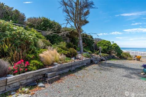 1505 West Beach Road Oak Harbor WA 98277