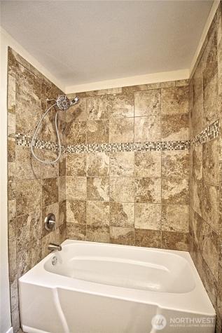 5722 119th Avenue E Puyallup WA 98372