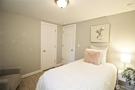 5722 119th Avenue E Puyallup WA 98372