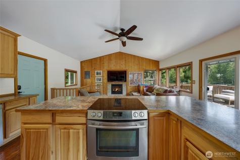 292 NE Lake Drive Tahuya WA 98588
