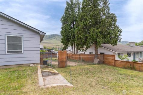 417 N Sanders Street Chelan WA 98816
