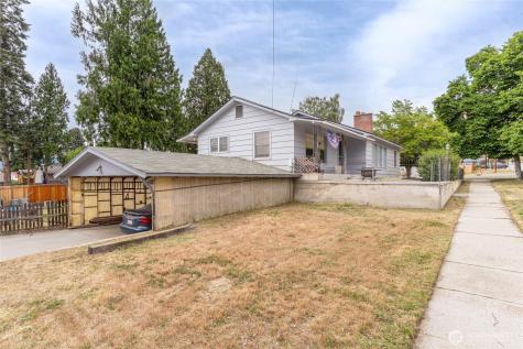 417 N Sanders Street Chelan WA 98816