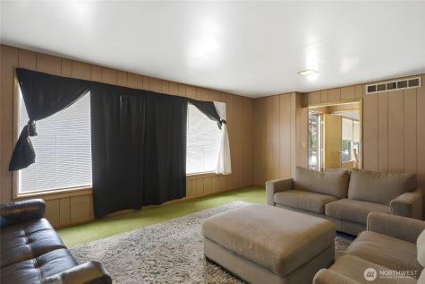417 N Sanders Street Chelan WA 98816