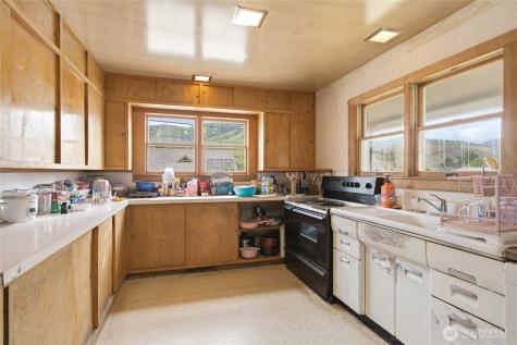 417 N Sanders Street Chelan WA 98816