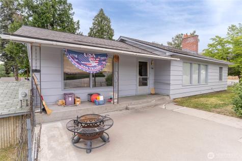 417 N Sanders Street Chelan WA 98816