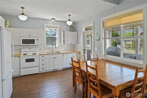 105 Flip Flop Lane Oroville WA 98844