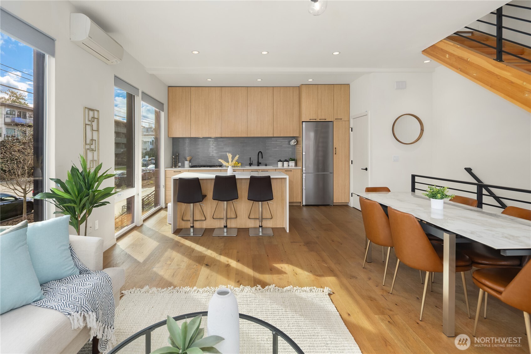 73 E Lynn Street Seattle WA 98102
