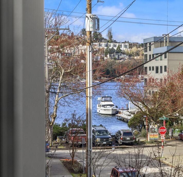 73 E Lynn Street Seattle WA 98102