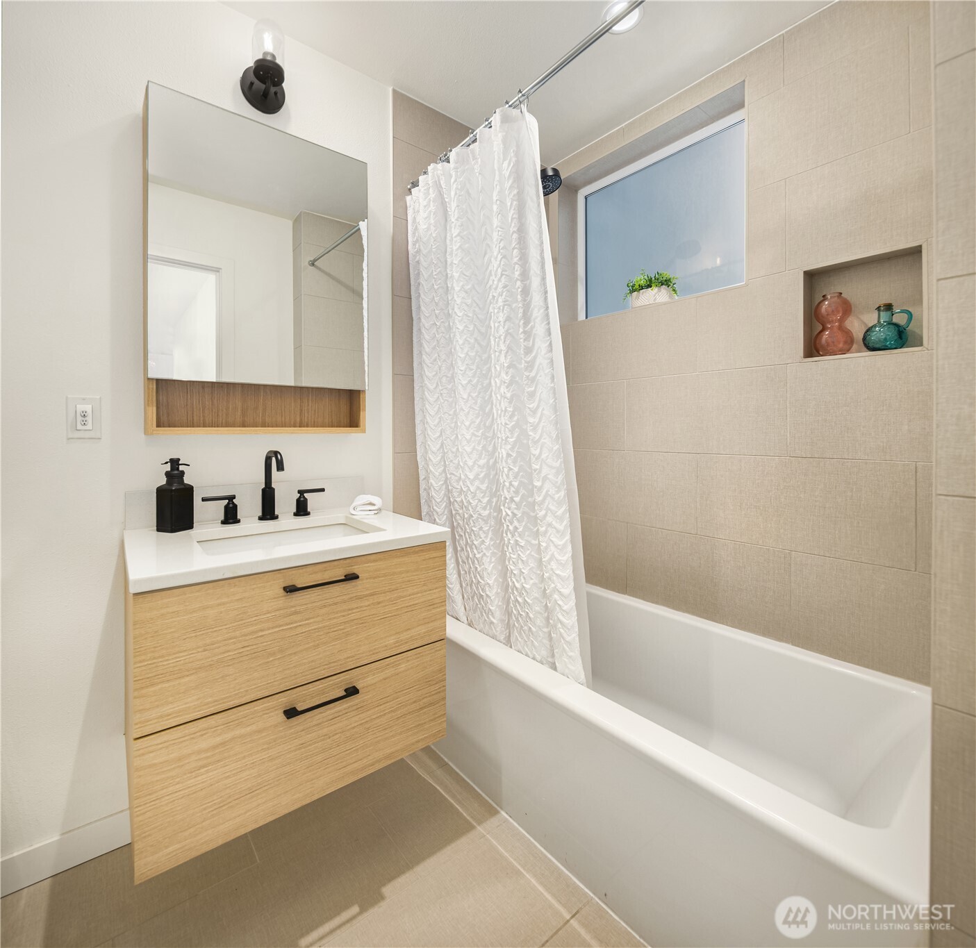 73 E Lynn Street Seattle WA 98102