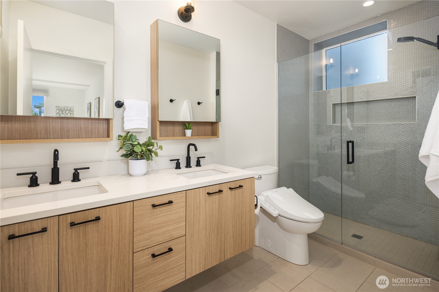 73 E Lynn Street Seattle WA 98102