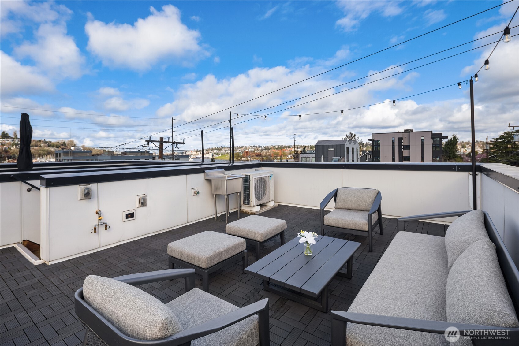 73 E Lynn Street Seattle WA 98102