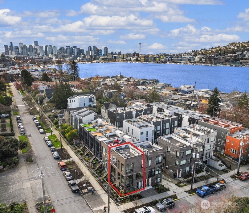 73 E Lynn Street Seattle WA 98102
