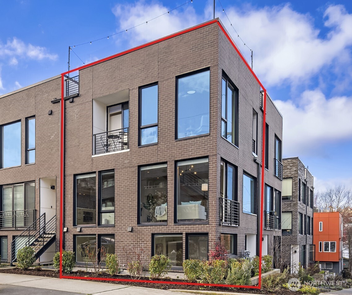 73 E Lynn Street Seattle WA 98102