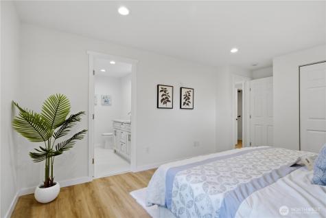 12600 SE 27th Street Bellevue WA 98005