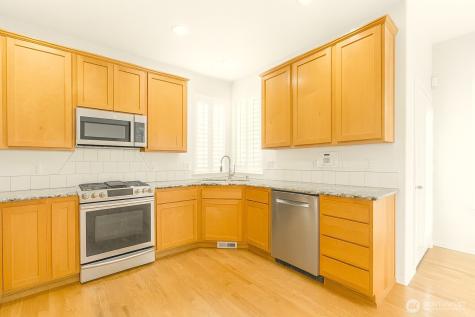 22926 SE 13th Way Sammamish WA 98075