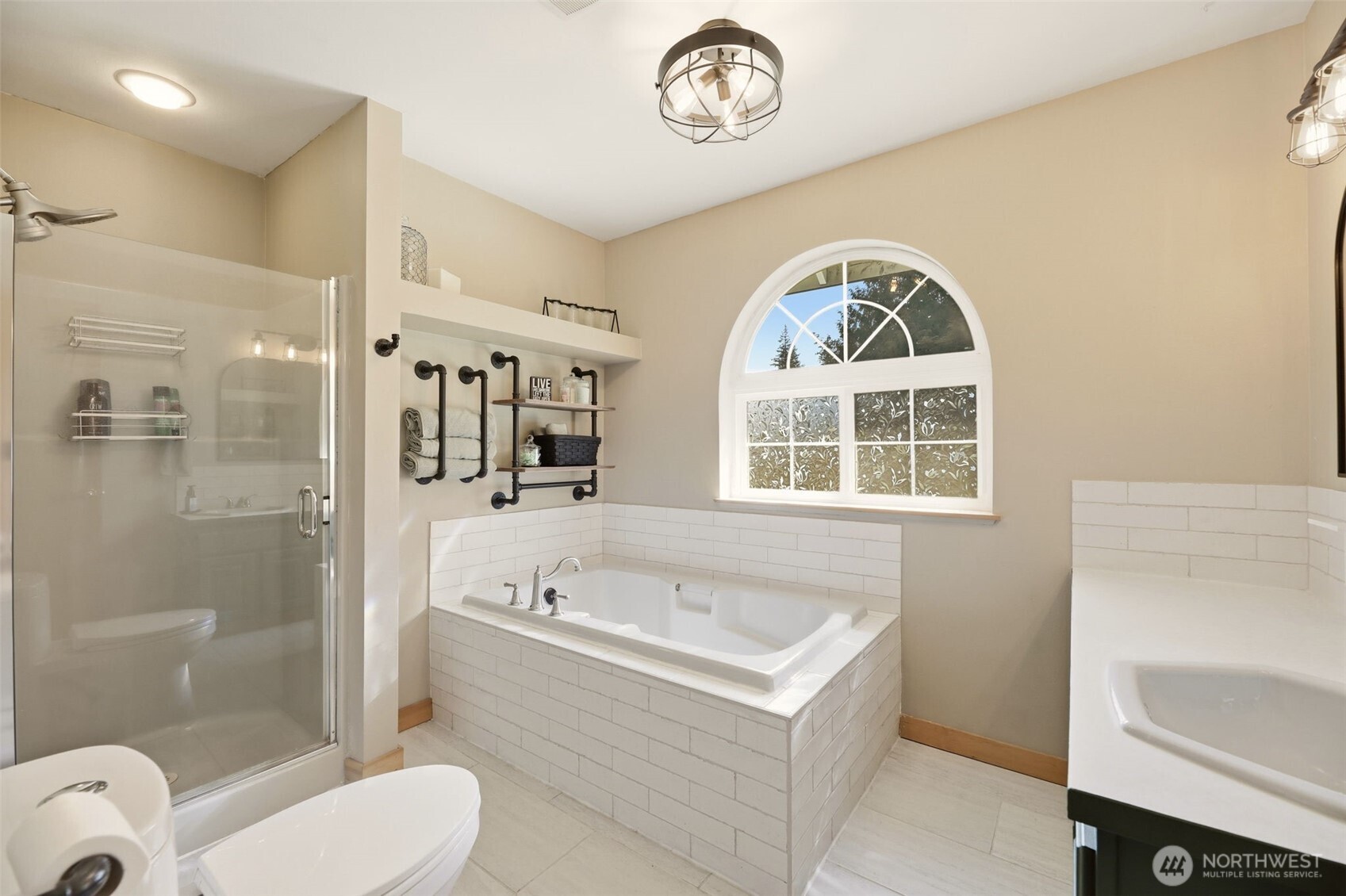 8235 Lusk Road Concrete WA 98237
