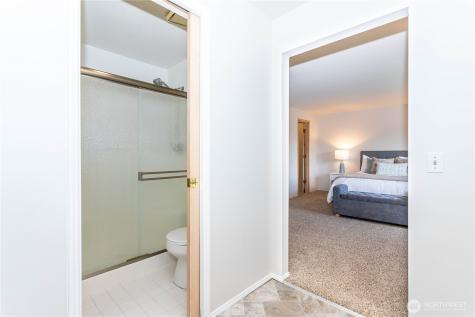 20830 103rd Court SE Kent WA 98031