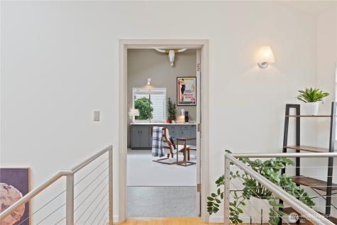 750 Kalmia Court NW Issaquah WA 98027
