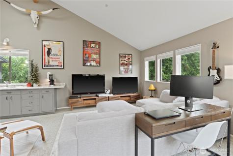 750 Kalmia Court NW Issaquah WA 98027