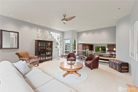 750 Kalmia Court NW Issaquah WA 98027