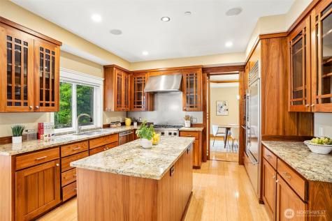 13128 SE Newport Way Bellevue WA 98006