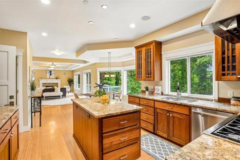 13128 SE Newport Way Bellevue WA 98006