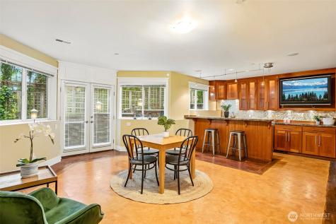 13128 SE Newport Way Bellevue WA 98006