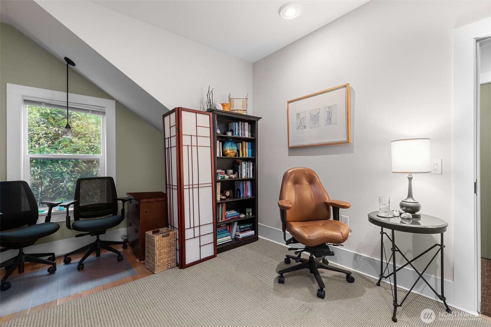 4510 Thackeray NE Seattle WA 98105
