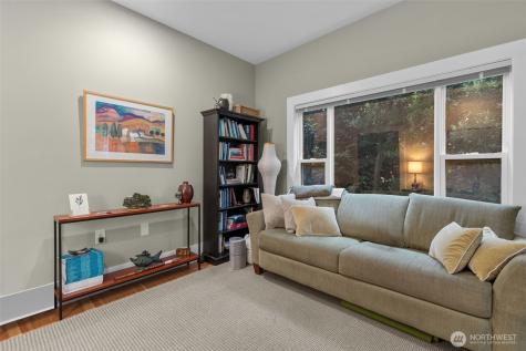 4510 Thackeray NE Seattle WA 98105