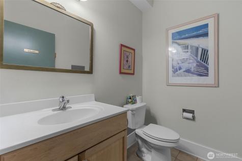 4510 Thackeray NE Seattle WA 98105