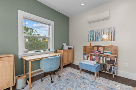 4510 Thackeray NE Seattle WA 98105