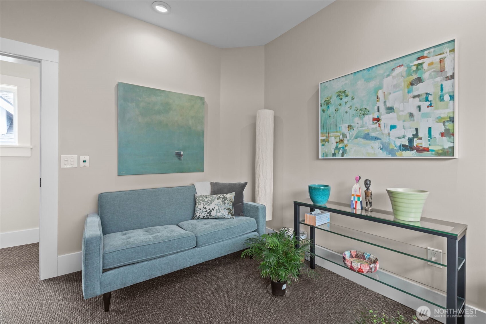 4510 Thackeray NE Seattle WA 98105
