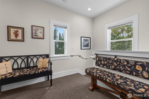 4510 Thackeray NE Seattle WA 98105