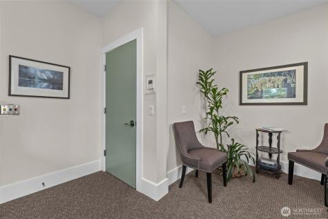 4510 Thackeray NE Seattle WA 98105