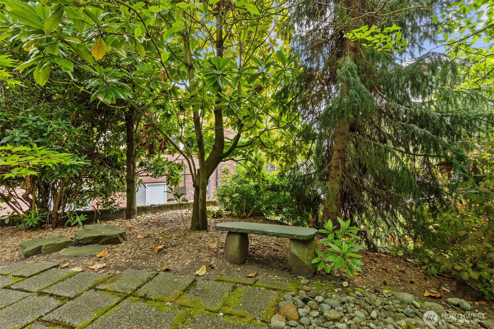 4510 Thackeray NE Seattle WA 98105