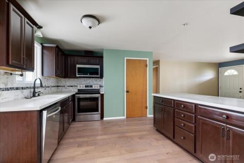 1321 Orchard Loop Oak Harbor WA 98277