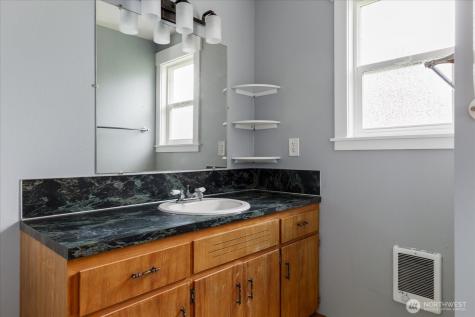 1321 Orchard Loop Oak Harbor WA 98277