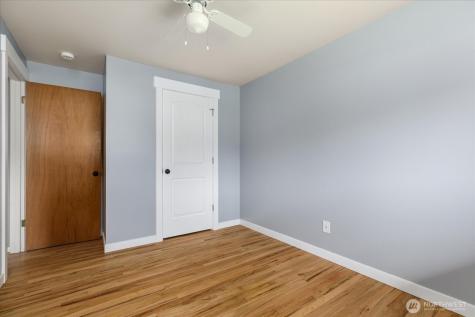 1321 Orchard Loop Oak Harbor WA 98277