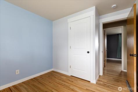 1321 Orchard Loop Oak Harbor WA 98277