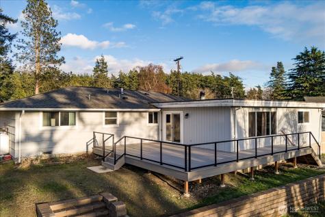 1321 Orchard Loop Oak Harbor WA 98277