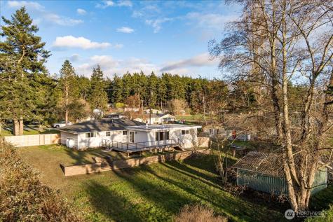 1321 Orchard Loop Oak Harbor WA 98277