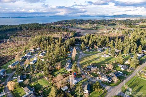 1321 Orchard Loop Oak Harbor WA 98277