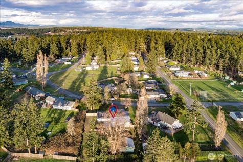 1321 Orchard Loop Oak Harbor WA 98277