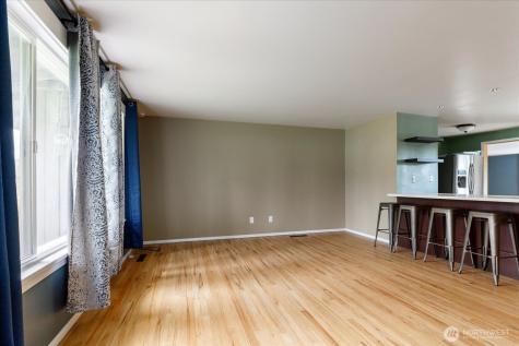 1321 Orchard Loop Oak Harbor WA 98277