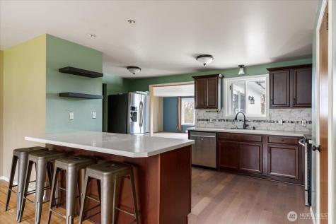 1321 Orchard Loop Oak Harbor WA 98277