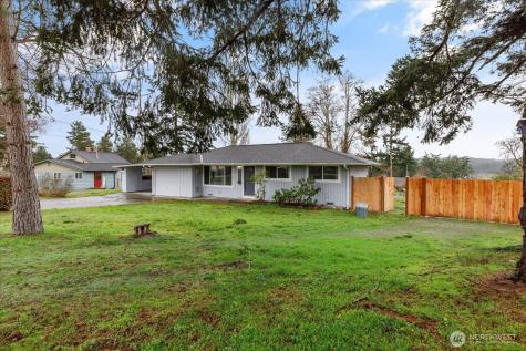 1321 Orchard Loop Oak Harbor WA 98277
