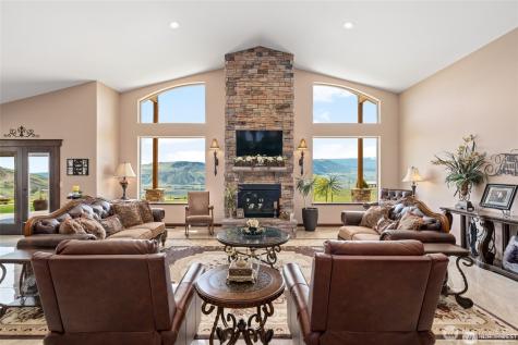 44 Sageland Road East Wenatchee WA 98802